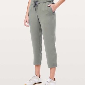 lululemon On the Fly Crop Travel Woven Grey Sage